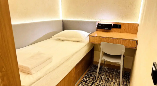 Superior mannen Capsule AQ Mini hotel