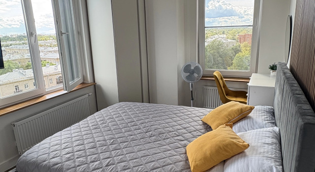 2-Yevro S Panoramnym Vidom Na Tsentr Sankt-Peterburga Apartments, Rezervovat Apartmán Hotely v Petrohrad s parkováním, Parkování