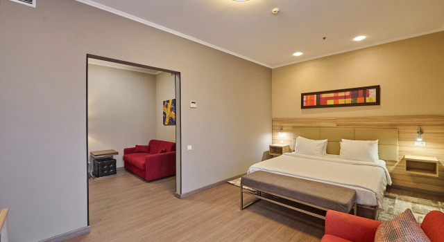 Двухместный полулюкс с балконом Отель Ramada by Wyndham Rostov-on-Don Hotel & SPA