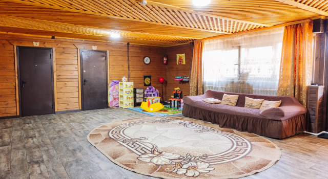 Tri Medvedya Guest House, Prenota Affittacamere Hotel a Buryatia con parcheggio, Parcheggio