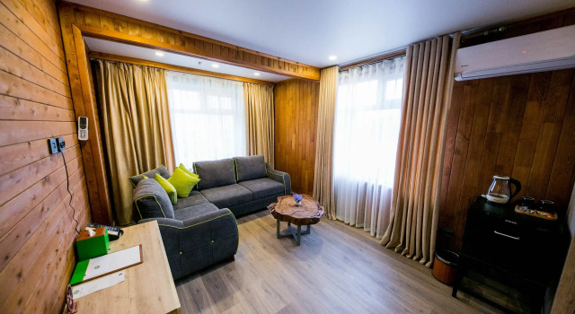 Полулюкс Отель EthnoPark Resort