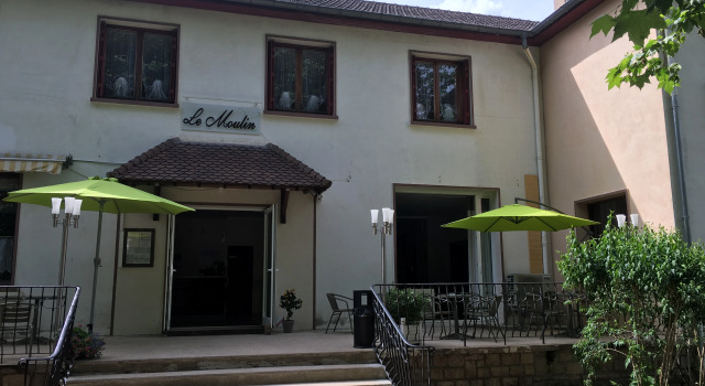 LE MOULIN Hotel, Rezervovat Hotel Hotely v Morvan s parkováním, Parkování