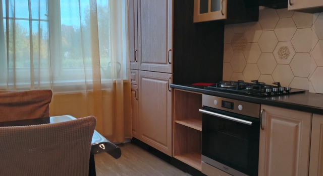 Uyutnaya  V Udobnom Meste Flat, Rezervovat Apartmán Hotely v Novgorodská oblast s parkováním, Parkování