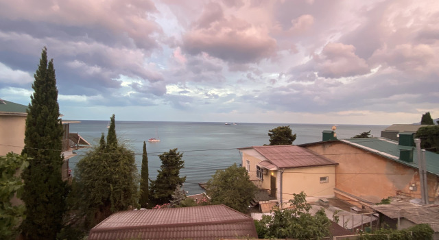 Na Drazhinskogo 4a Living quarters, Book Guesthouse Yalta Big Yalta