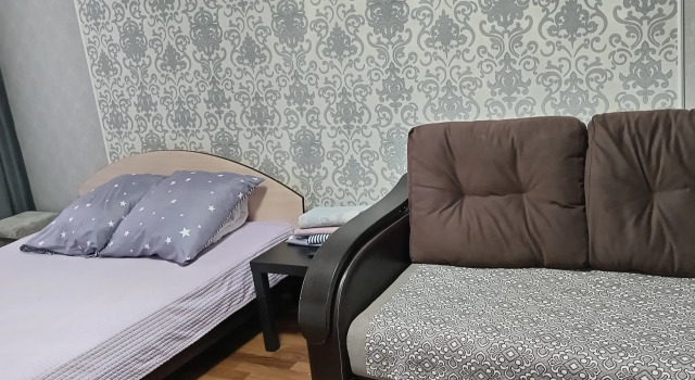 Квартира Druzhby 60