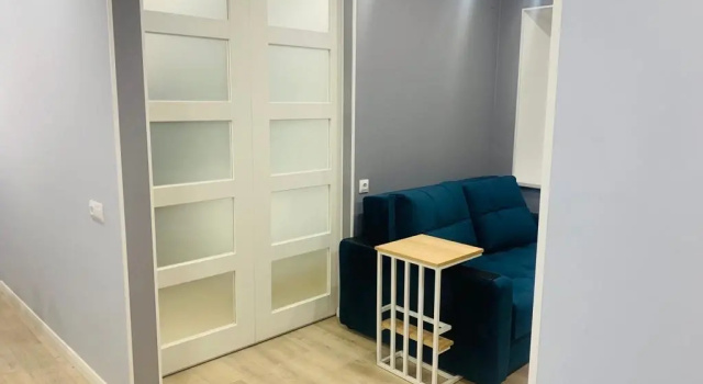 Svetlaya Odnokomnatnaya Na Prusskoy Flat, Prenota Appartamento Hotel a Novgorodsky District con parcheggio, Parcheggio