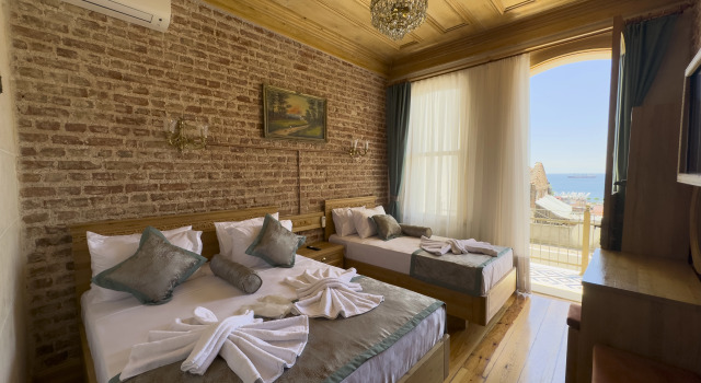 Трёхместный номер Superior с балконом и с видом на море İstanbul Eagles Nest Boutique Hotel
