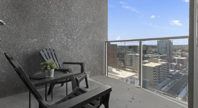 Апартаменты c 1 комнатой с балконом и с красивым видом из окна Апарт-отель Stylish Downtown Condos by GLOBALSTAY