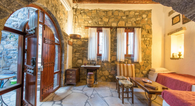 Люкс с балконом Гостевой Дом Traditional Homes