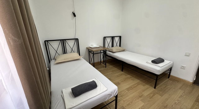 Economy Doppel Zimmer mit Blick auf den Innenhof U ASHOTA