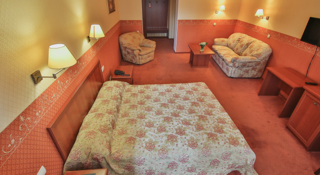Suite Ukraina Hotel