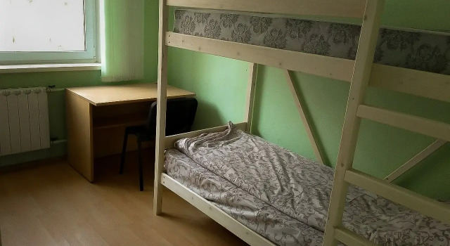 Кровать в общем номере с красивым видом из окна Хостел Good  Life