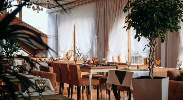 Bayil Breeze Hotel, Prenota Hotel Baku Azerbaigian, vicino a Piazza della Bandiera Statale