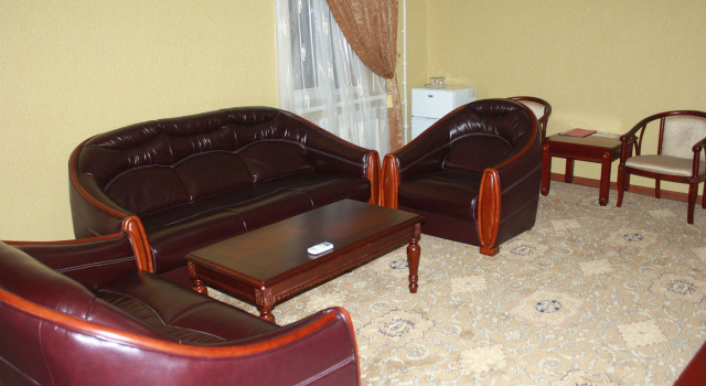 Люкс с балконом и с красивым видом из окна Отель Khuand Deluxe