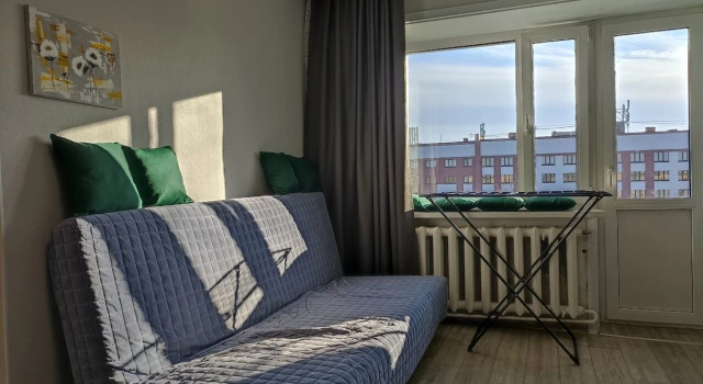 Odnokomnatnaya - Zhyolty Kot Flat, Prenota Appartamento Hotel a Novgorodsky District con parcheggio, Parcheggio