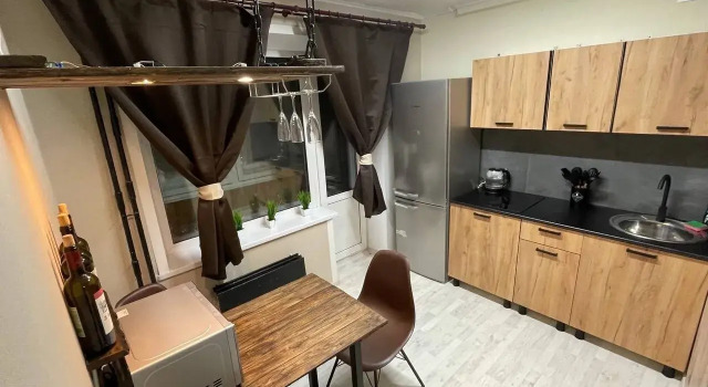 Na Bulvare Sherstneva 12B Flat, Rezerwuj Apartament Hotele w Republika Komi z parkingiem, Parking