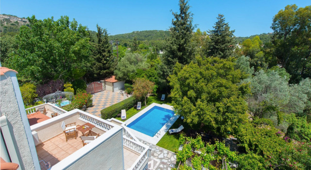 Вилла с 3 комнатами с балконом и с красивым видом из окна Вилла Small Paradise