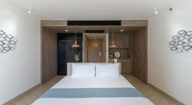 Двухместный номер Resort с балконом и с видом на сад Mayaana Beach Resort Pattaya - Formerly Golden Tulip Pattaya Beach Resort