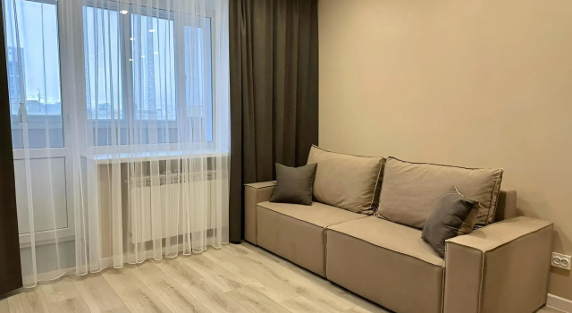 Uyutnaya s Novym Remontom v 3-Kh Minutakh ot Metro Kozyya Sloboda Apartments, Prenota Appartamento Hotel a Tatarstan con parcheggio, Parcheggio