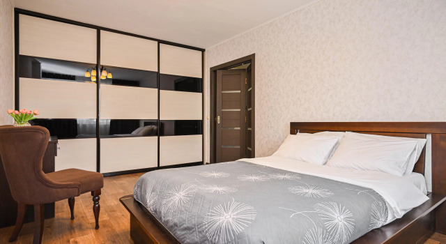 Na 9 Maya Flat, Reserva ahora Apartamento Hoteles en Krasnoyarsk con aparcamiento, Aparcamiento