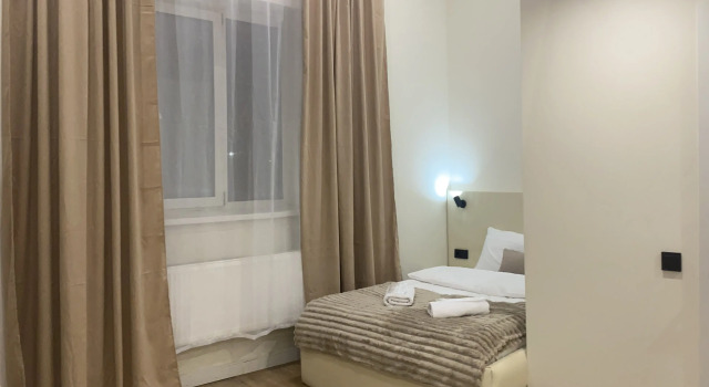 Dvoulůžkový s manželskou postelí Apartmán 1 ložnice a výhledem do dvora ApartAvia Hotel