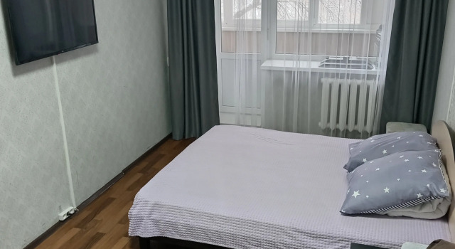 Квартира Druzhby 60