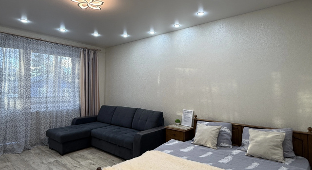 Uyutnaya 1-K. na Shevchenko 3 Flat, Đặt Căn hộ Khách sạn ở Ural có chỗ đỗ xe, Bãi đậu xe