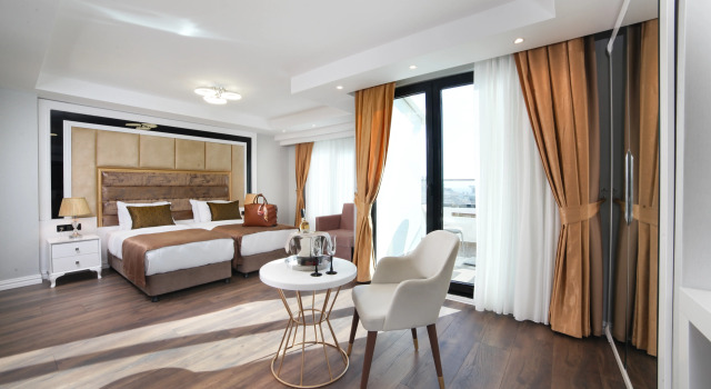 Полулюкс с балконом Отель Pell Palace Hotel & Spa