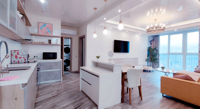 Apartamenty Shikarnye V Tsentre S Vidom Na Zolotoy Most I Russkiy Most, Buchen Sie Ferienwohnung Russki Insel 