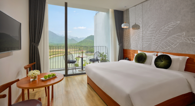Номер Deluxe с балконом Wyndham Grand Vedana Ninh Binh