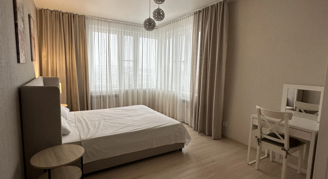 Квартира Krasroom с 3 комнатами в ЖК Параллели, Забронировать Апартаменты/квартира Железнодорожный район Красноярск, рядом с Железнодорожный вокзал Красноярск-Пассажирский