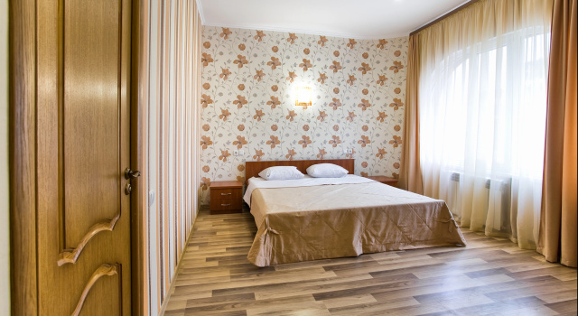 Номер Comfort с балконом и с красивым видом из окна Гостевой Дом Кореиз
