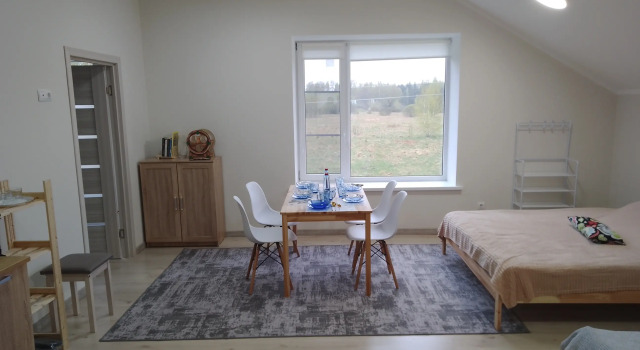 Khitry Lis Private House 1, Book Feriehus Sommerhuse i Pskov oblast, Hytte