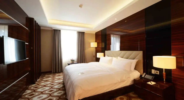 Двухместный номер Premier с балконом и с видом на город LOTTE City Hotels Tashkent Palace