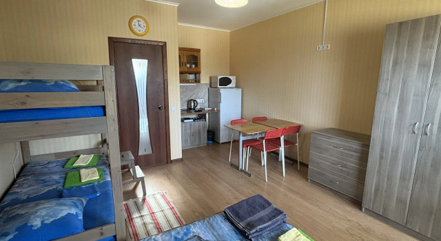 Habitación cuádruple familiar Clásica con balcón Kiparis Guest house
