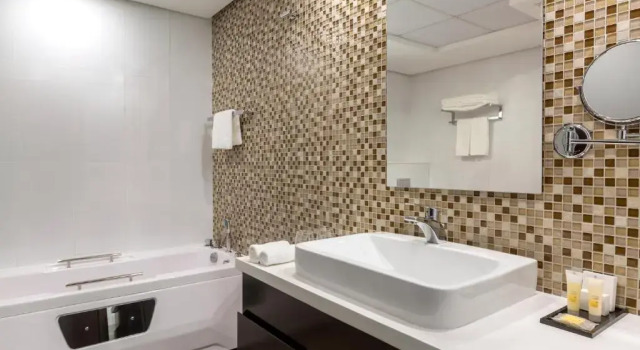 Номер Deluxe Ramada Hotel and Suites Amwaj Islands