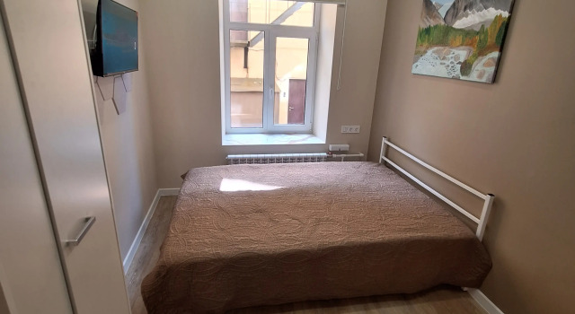Квартира студия, 12м2,  1\6 эт., Актру