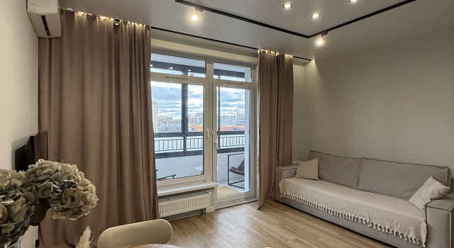 Uyutnaya v Tsentre Tyumeni Flat, Buchen Sie Ferienwohnung Hotels in Tyumen Region mit Parkplatz, Parkplätze