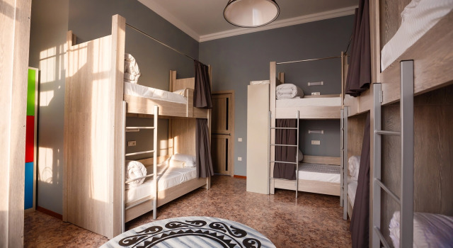 Postel ve společném pokoji Mountain Road Hostel
