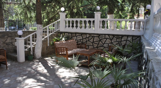 Vetan Guest House, Book Guesthouse Alushta 
