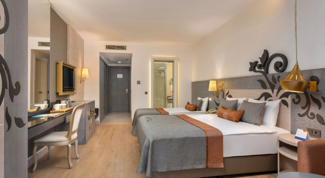 Трёхместный номер Standard с видом на окрестности Kirman Belazur Resort & Spa