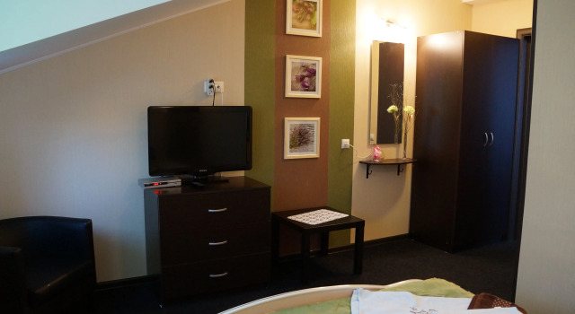 Zelyoniy Bor Hotel, Prenota Hotel Oktyabrsky district 