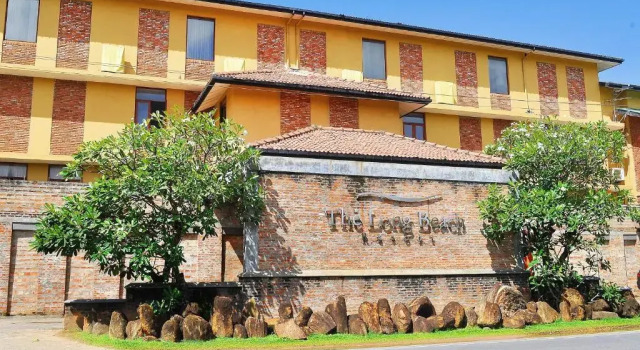 Отель The Long Beach