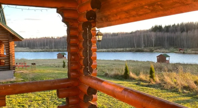 Коттедж с балконом и с красивым видом из окна База Отдыха Zubovo Village Club