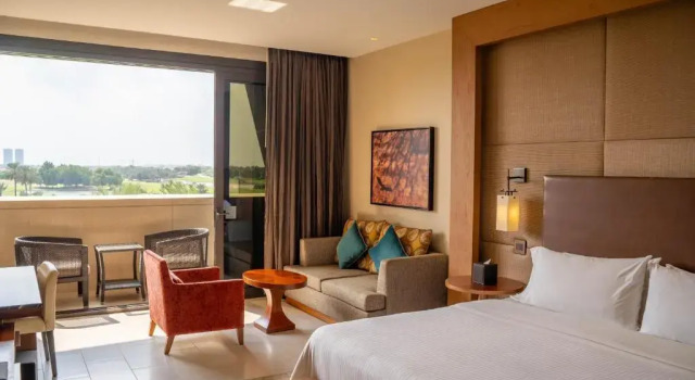 Двухместный номер Deluxe с балконом и с видом на поле для гольфа VOGO Abu Dhabi Golf Resort & Spa Formerly The Westin Abu Dhabi Golf Resort & Spa