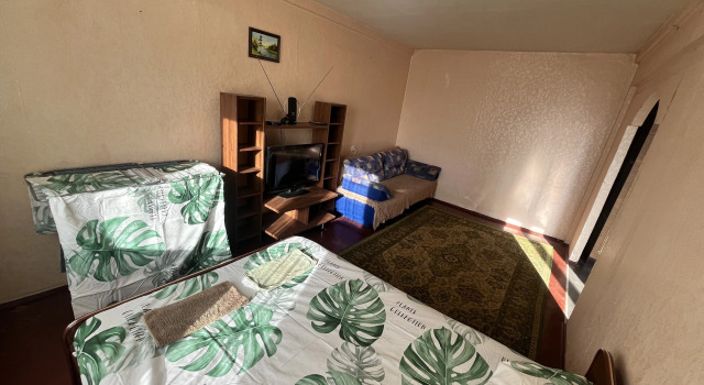 Na Shakhterskoy 4A Flat, Rezerwuj Apartament Hotele w Republika Komi z parkingiem, Parking