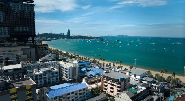 Отель The Weekend Pattaya