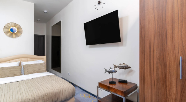 Одноместный номер Standard с видом на внутренний двор Отель V Hotel&Rooftop Lounge