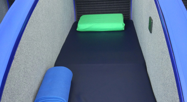 Кровать в общем номере с красивым видом из окна Капсульный отель GoSleep.Moscow Шереметьево