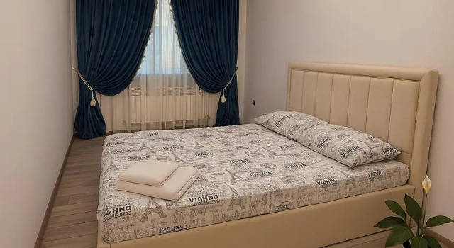 Trekhkomnatnaya Shymkent Plaza Arbat Flat, Buchen Sie Ferienwohnung Apartments in Schymkent, Ferienwohnung